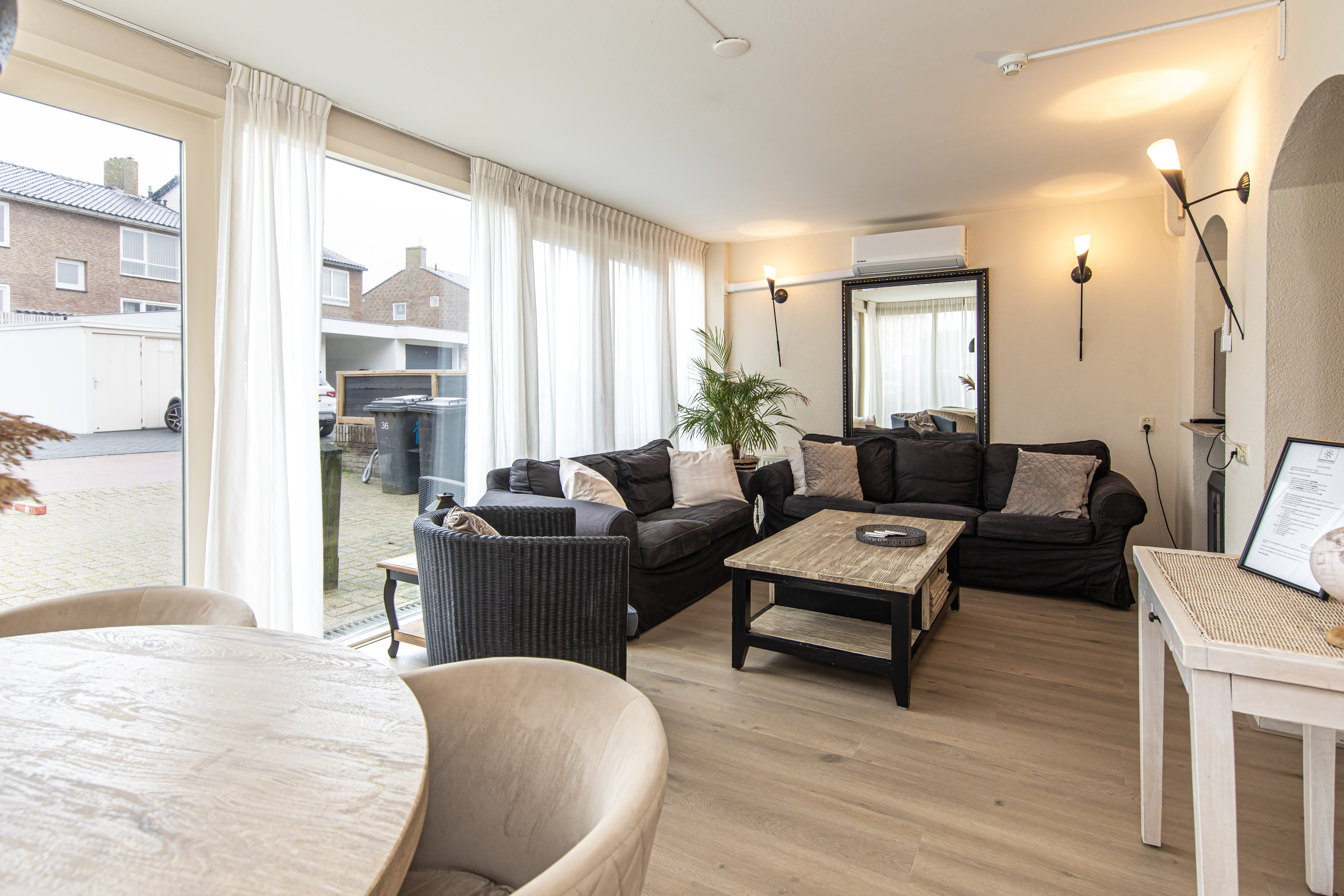 2 Slaapkamer Appartement woonkamer bij Pension Blankebil